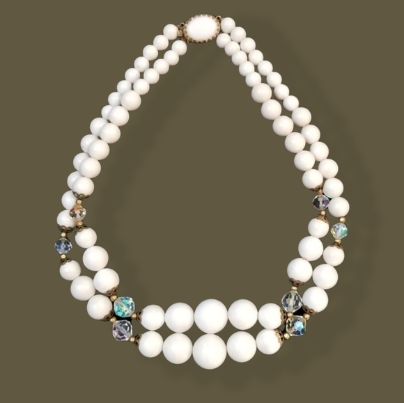 Vintage Crystal White Beaded Multi Strand Necklace - Picture 2 of 11